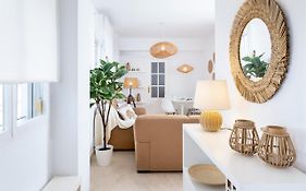 Magno Apartments Alfareria - Private Parking Included